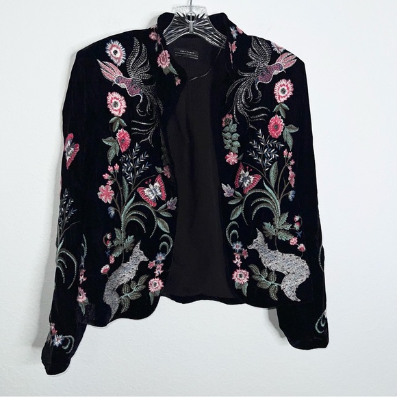 Zara Embroidered Velvet Blazer Jacket Womens Small Floral Fox Butterfly B15 - Picture 1 of 9